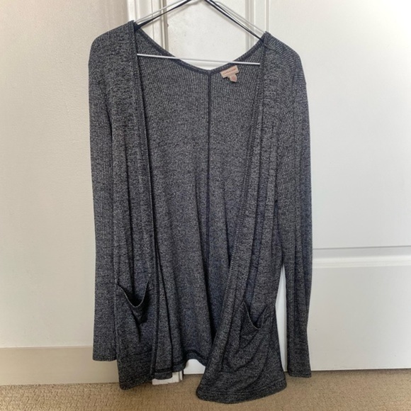 Lightweight Gray‎ Cardigan - Picture 1 of 5